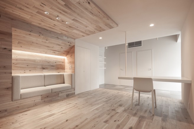shibuya-apartment-201-202-ogawa-architects-interiors-residential-apartments-holiday-homes-airbnb_dezeen_2364_col_5